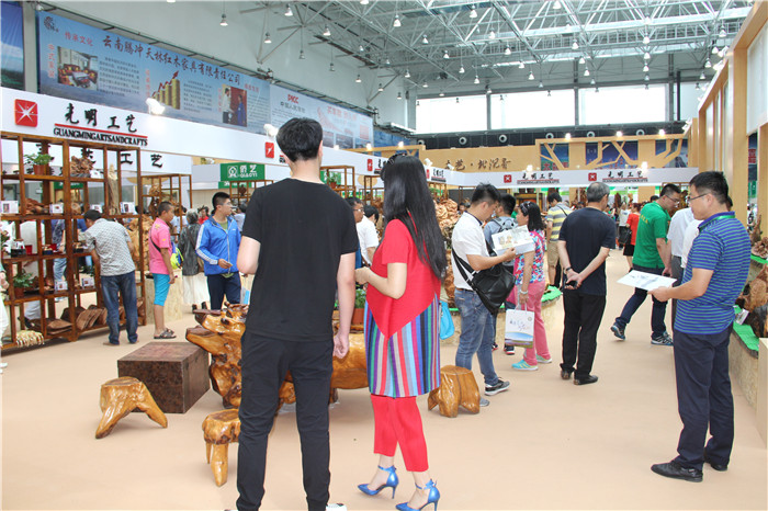 光明北沉香系列產(chǎn)品在中國(guó)（東北亞）森林博覽上受追捧