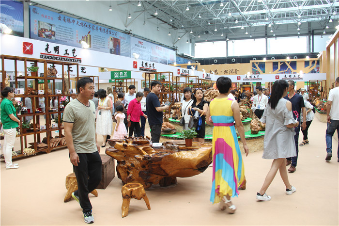 光明北沉香系列產(chǎn)品在中國(guó)（東北亞）森林博覽上受追捧