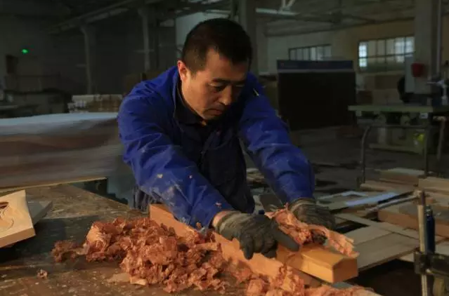 實木家具匠心工藝，傳承經(jīng)典締造品質(zhì)