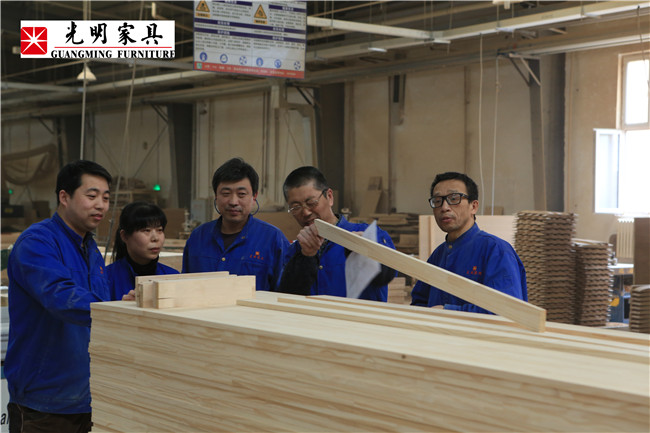 一句“讓品牌點亮中國”在網(wǎng)上刷屏，中國實木家具品牌之路任重道遠