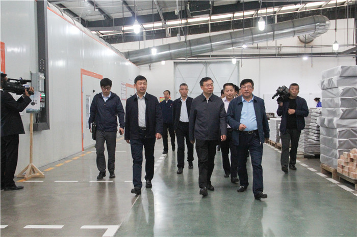 伊春市委書記趙萬山到光明集團調(diào)研