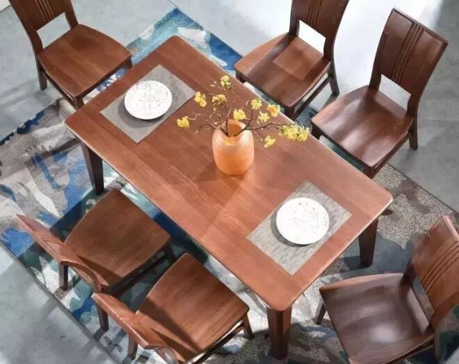 實木家具秀色可餐，實木餐桌如何選