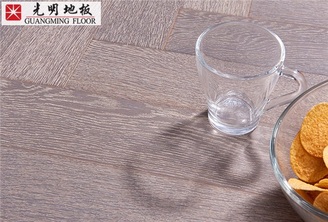這樣選購實木地板當心來不及后悔??！