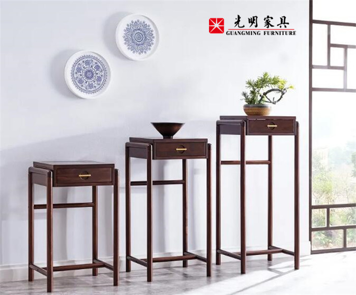 選購(gòu)實(shí)木家具不能緊盯著大件看！